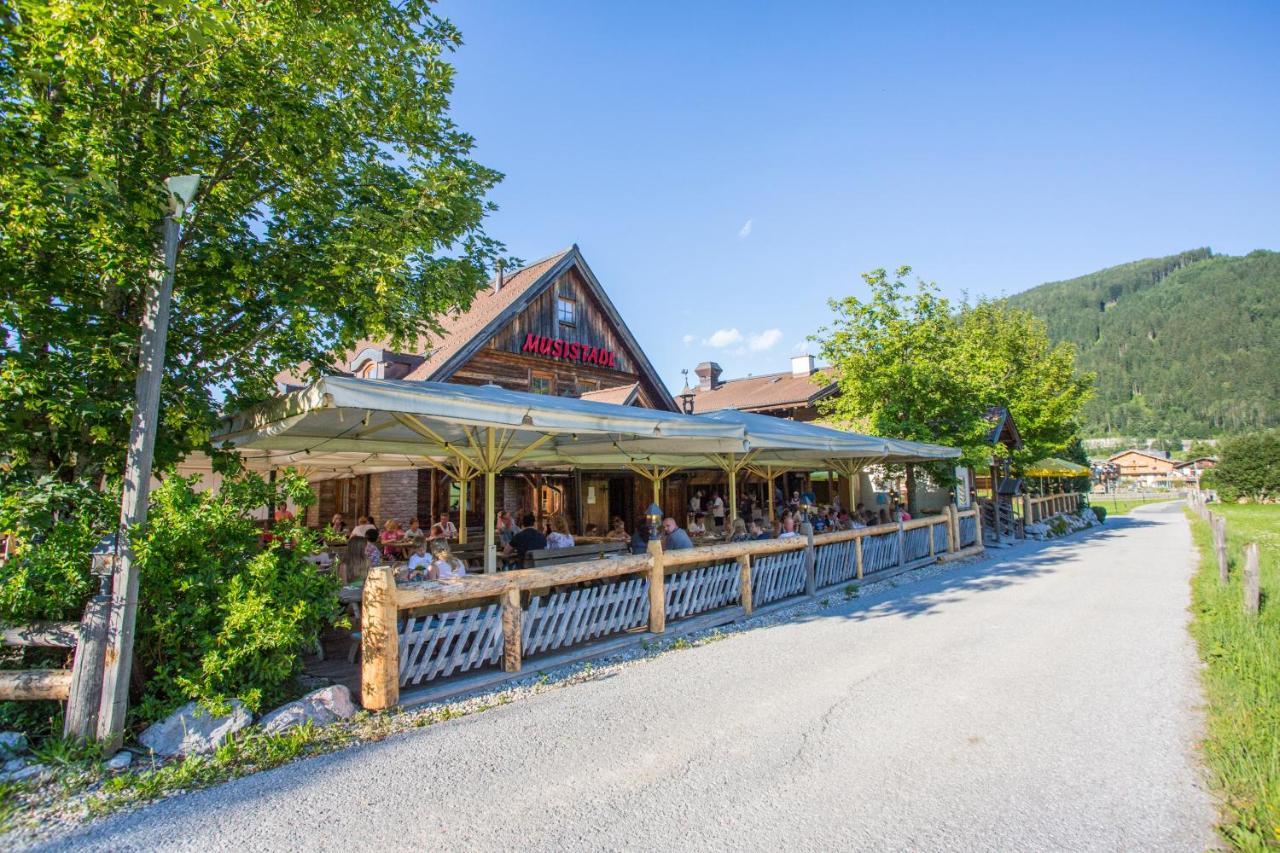 Alpenchalets Flachauer Gutshof Ngoại thất bức ảnh
