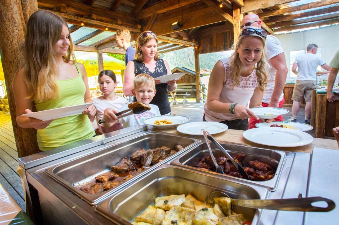 Alpenchalets Flachauer Gutshof Ngoại thất bức ảnh